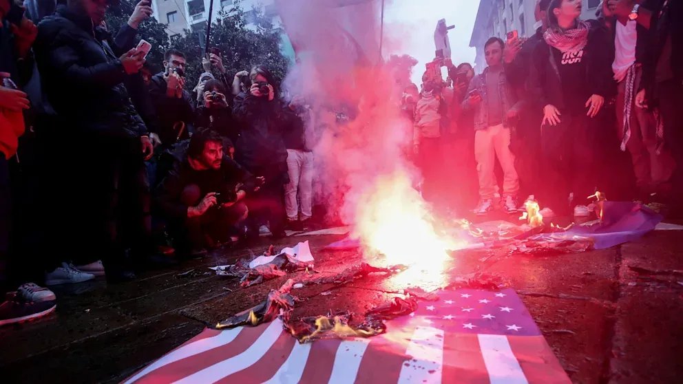 ميلانو: مظاهرة حاشدة مؤيدة لغزة تتحول إلى اشتباكات عنيفة مع الشرطة الإيطالية