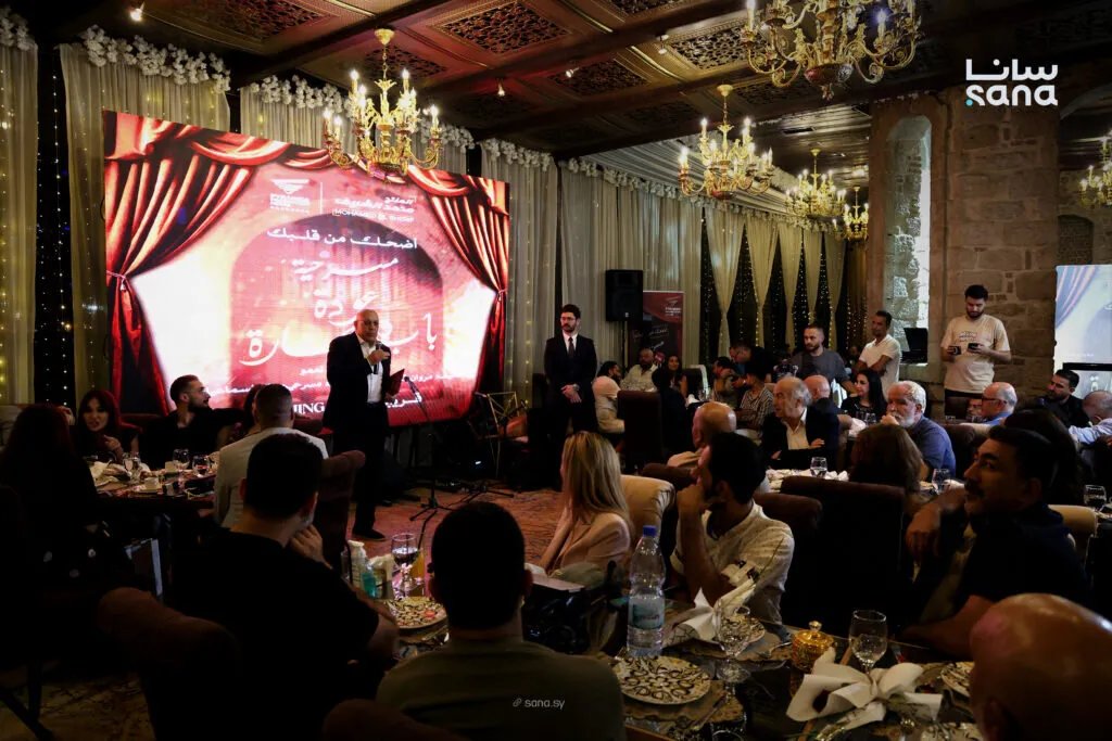 إطلاق مسرحية "عودة باب الحارة" في دمشق: عمل فني عربي يحيي خشبة المسرح