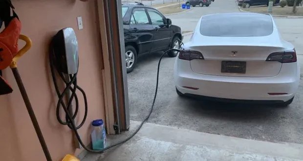 كل ما تحتاج معرفته عن إطارات السيارات الكهربائية: اختلافات ومزايا