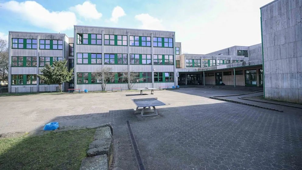 صدمة في ألمانيا: طالبة تسرق 10 آلاف يورو مخصصة لحفل تخرج دفعة 2026!