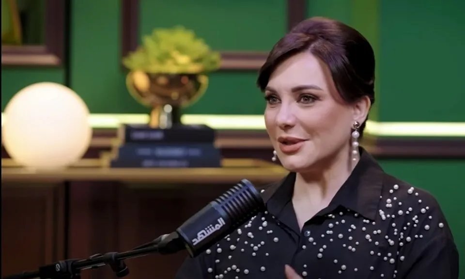 نقابة الفنانين السورية تشطب سلاف فواخرجي بسبب دعمها للأسد وإنكارها جرائم النظام