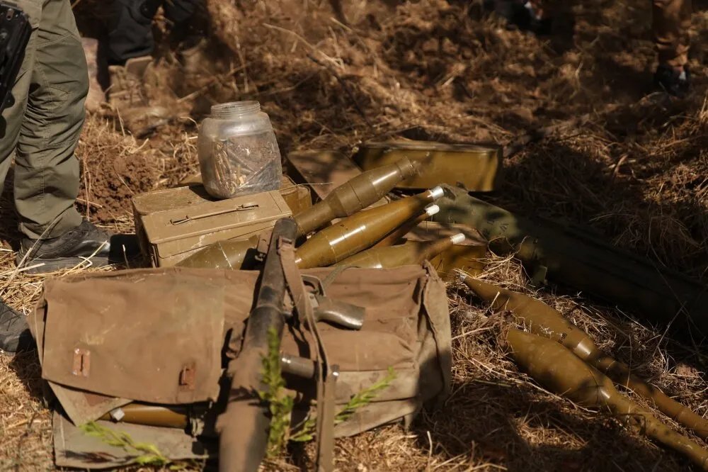 الأمن الداخلي يضبط كميات من الأسلحة والذخائر في أحراش الدريكيش بريف طرطوس