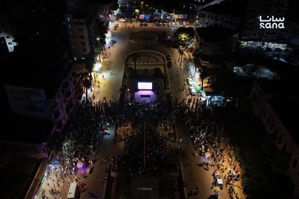 اللاذقية تتّحد لمتابعة خطاب الرئيس الشرع في الأمم المتحدة في مشهد وطني مهيب