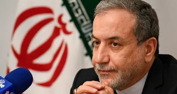 مهمة دبلوماسية رفيعة: عراقجي يسلم رسالة خطية من خامنئي إلى بوتين في موسكو