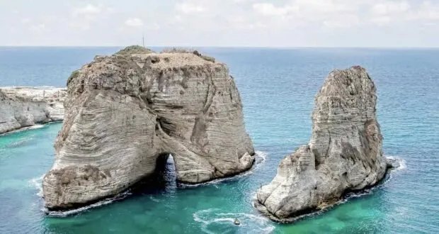 صخرة الروشة في بيروت: تاريخ وأساطير أيقونة لبنانية