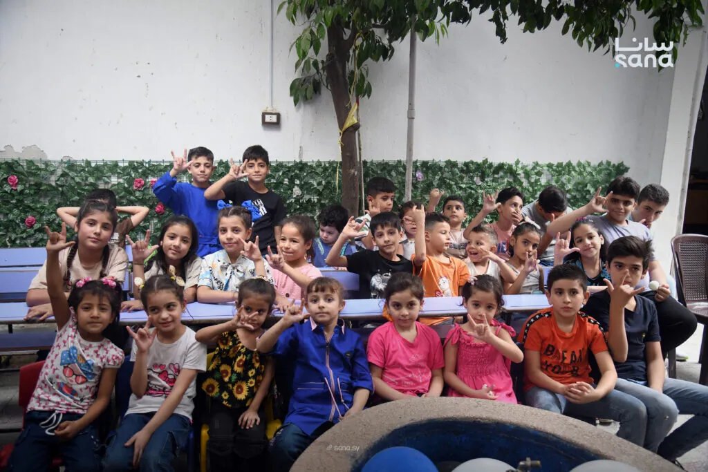 فعالية مبهجة للأطفال الصم وأقرانهم بدمشق احتفاءً باليوم العالمي للغة الإشارة