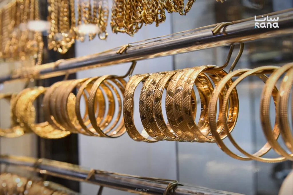 تراجع حاد في أسعار الذهب في السوق السورية: انخفاض بقيمة 10 آلاف ليرة للغرام