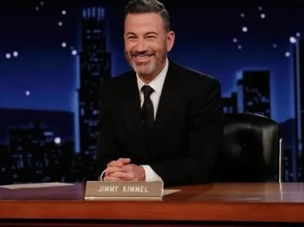 عودة جيمي كيميل القياسية للشاشة تثير جدلاً حول حرية التعبير