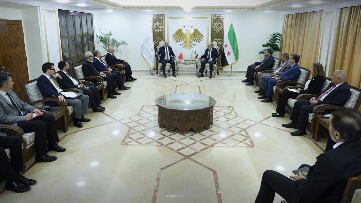 سوريا وتركيا تسعيان لتسريع معادلة الشهادات الجامعية وإنشاء جامعة متخصصة بالطيران