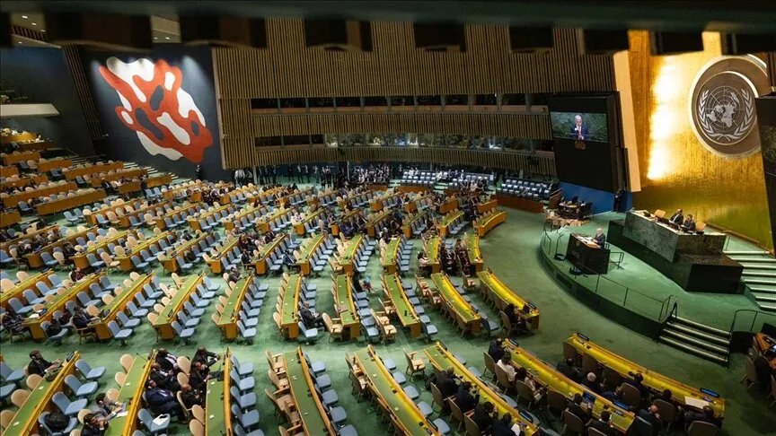 انسحاب الوفود واحتجاجات حاشدة تندد بكلمة نتنياهو أمام الأمم المتحدة حول غزة