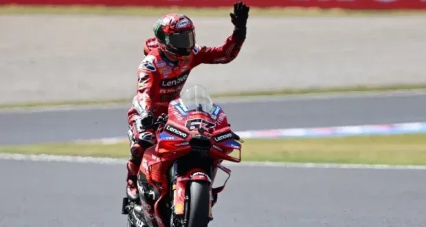 بانيايا يحقق رقماً قياسياً وينطلق من المركز الأول في جائزة اليابان الكبرى للدراجات النارية