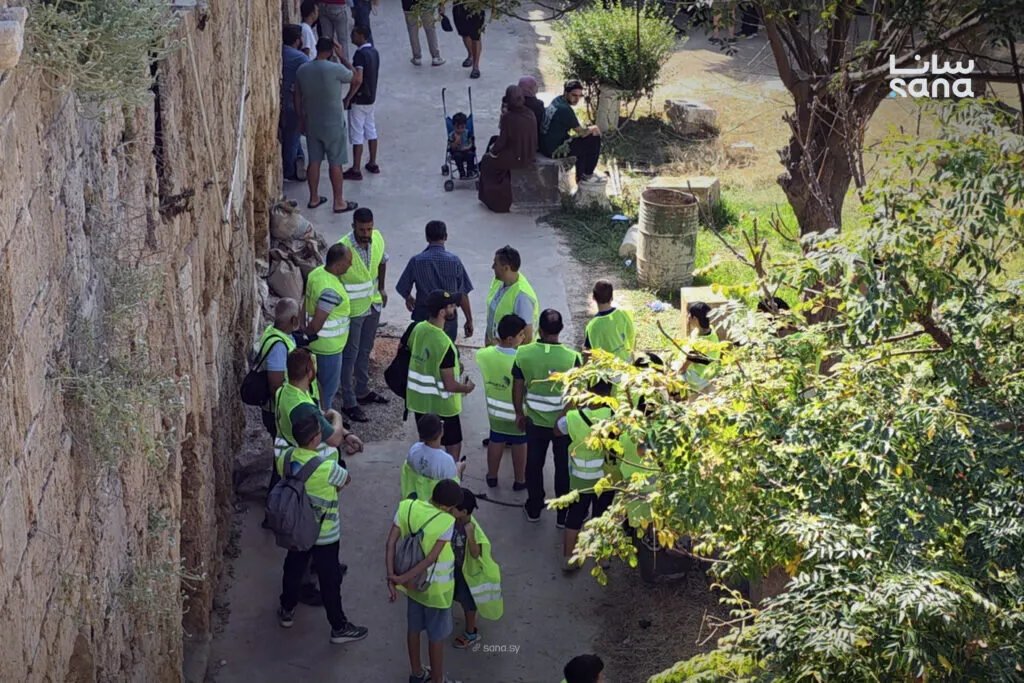 طرطوس: حملة نظافة واسعة في جزيرة أرواد بمشاركة مجتمعية لتعزيز السياحة