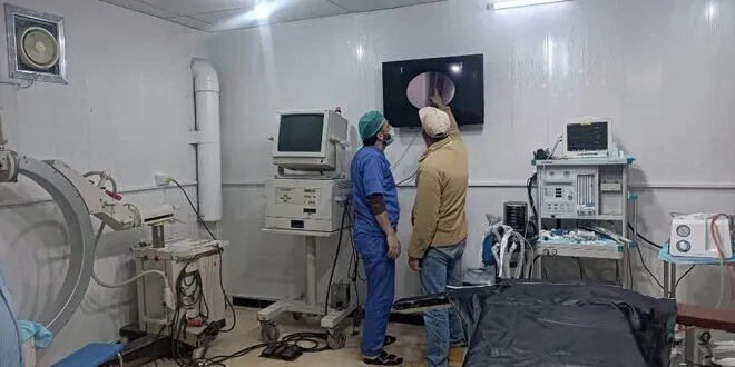 بإمكانيات محلية: فني سوري يعيد الحياة لجهاز أشعة قوسي بمشفى جاسم ويوفر ملايين الليرات