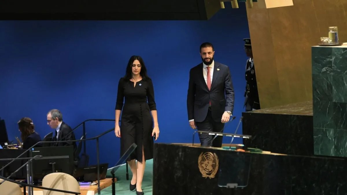 زيارة الشرع إلى نيويورك: هل تساهم في تخفيف العقوبات عن سوريا؟