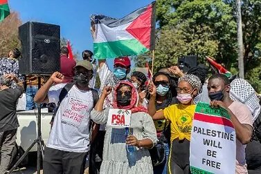احتجاجات حاشدة في جنوب إفريقيا تطالب بقطع العلاقات مع إسرائيل وتسليم عريضة للبرلمان