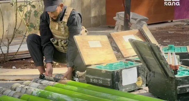 حمص: الأمن الداخلي يحبط تهريب أسلحة ثقيلة ويضبط مستودع صواريخ غراد في القصير