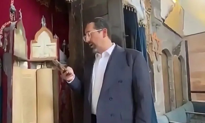 صلاة حاخام سوري أمريكي من أجل أحمد الشرع تثير تفاعلاً واسعاً على السوشيال ميديا