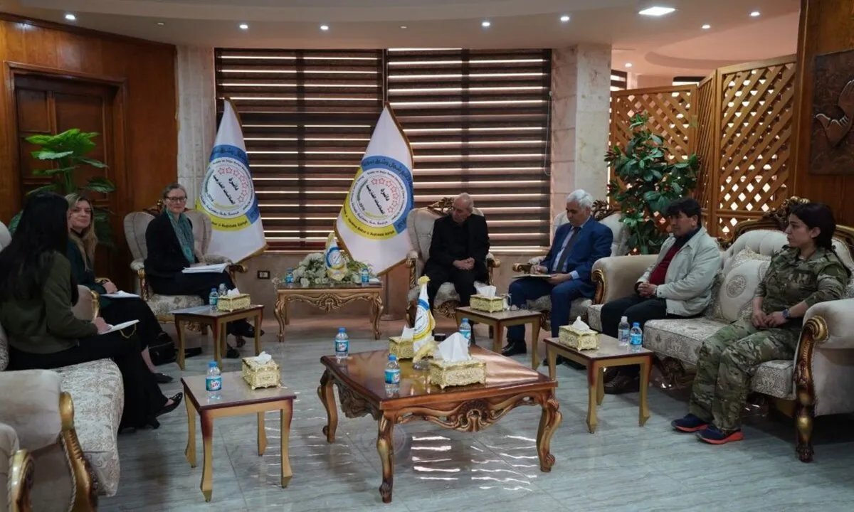 الإدارة الذاتية تسلم بريطانيا أربعة من عوائل داعش وسط رفض لندن عودة مواطنيها