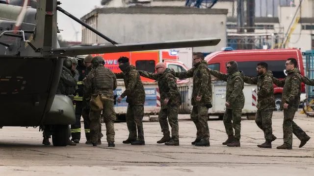 هامبورغ تختتم أكبر مناورة عسكرية منذ الحرب الباردة وسط احتجاجات شعبية