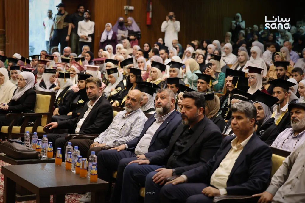 درعا تحتفي بخريجي الآداب: تكريمًا للتميز وإسهامًا في خدمة المجتمع