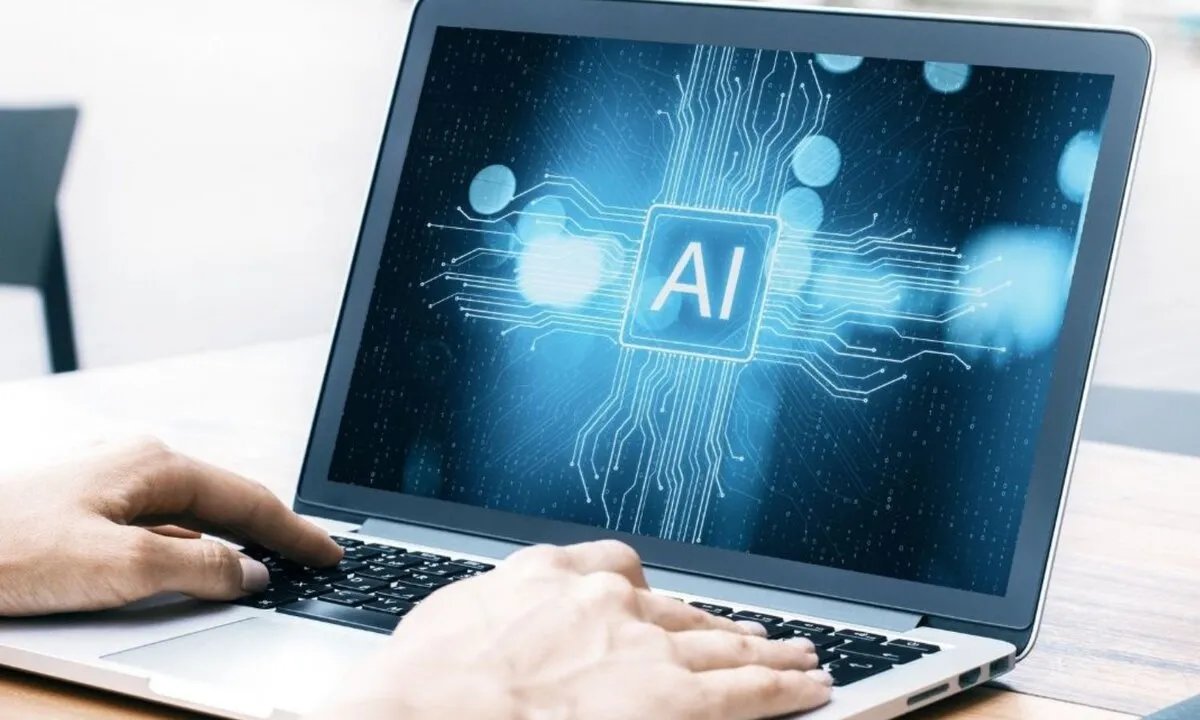 عودة المدارس ترفع استخدام "ChatGPT" إلى مستويات قياسية: الطلاب يعتمدون عليه في الأبحاث والدراسة