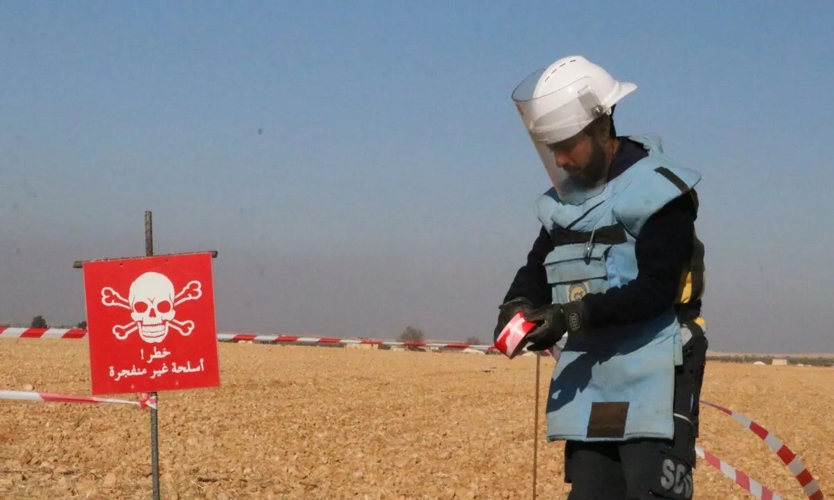 الدفاع السورية تعلن عن مقتل 31 عنصراً أثناء إزالة مخلفات الحرب