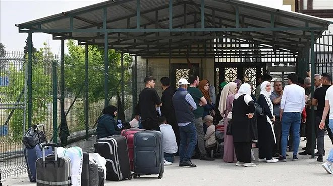 وزير الداخلية التركي يعلن: أكثر من نصف مليون سوري عادوا طوعاً إلى بلادهم منذ كانون الأول