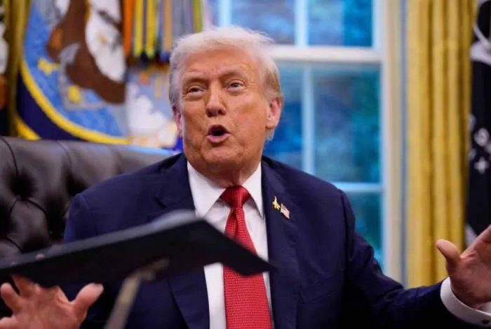 ترامب يلمح إلى "حدث استثنائي" مرتقب في الشرق الأوسط وسط حديث عن اتفاق غزة