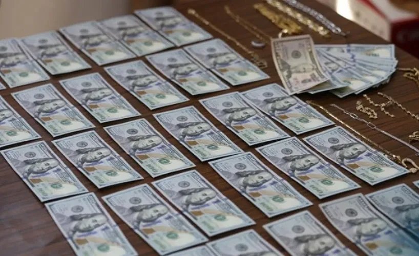 شرطة دمشق تلقي القبض على متهمين بسرقة 20 ألف دولار ومجوهرات ذهبية في ركن الدين والميدان