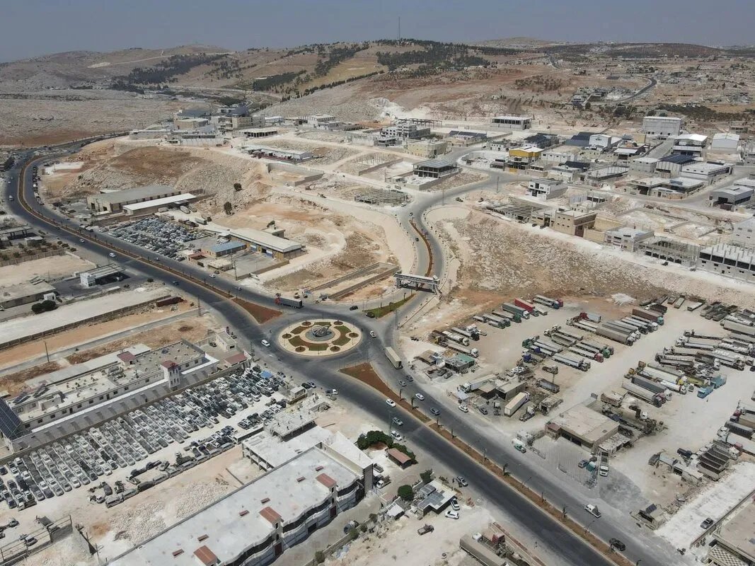 إدلب تشهد طفرة صناعية: 50 طلب ترخيص ومنشآت جديدة تدخل خط الإنتاج