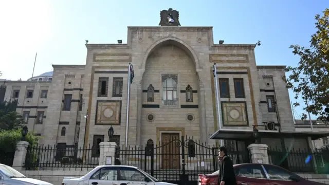 سوريا تنتخب: هل يمثل مجلس الشعب الجديد بداية عهد ديمقراطي أم مجرد إجراء شكلي؟