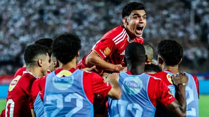الأهلي ينتفض ويقلب تأخره إلى فوز مثير على الزمالك في قمة الدوري المصري