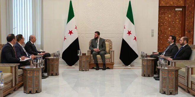 الرئيس الشرع يستقبل وزير الخارجية الأردني في دمشق لبحث العلاقات الثنائية