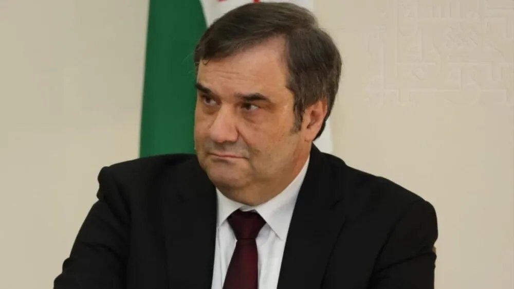 حاكم مصرف سوريا المركزي يشارك في مؤتمر دولي بدعوة من جمعية سويفت