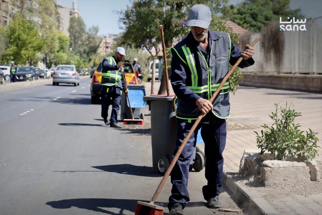 دمشق تعزز النظافة: حملة صيانة شاملة لحاويات القمامة وتحسين الواقع الخدمي