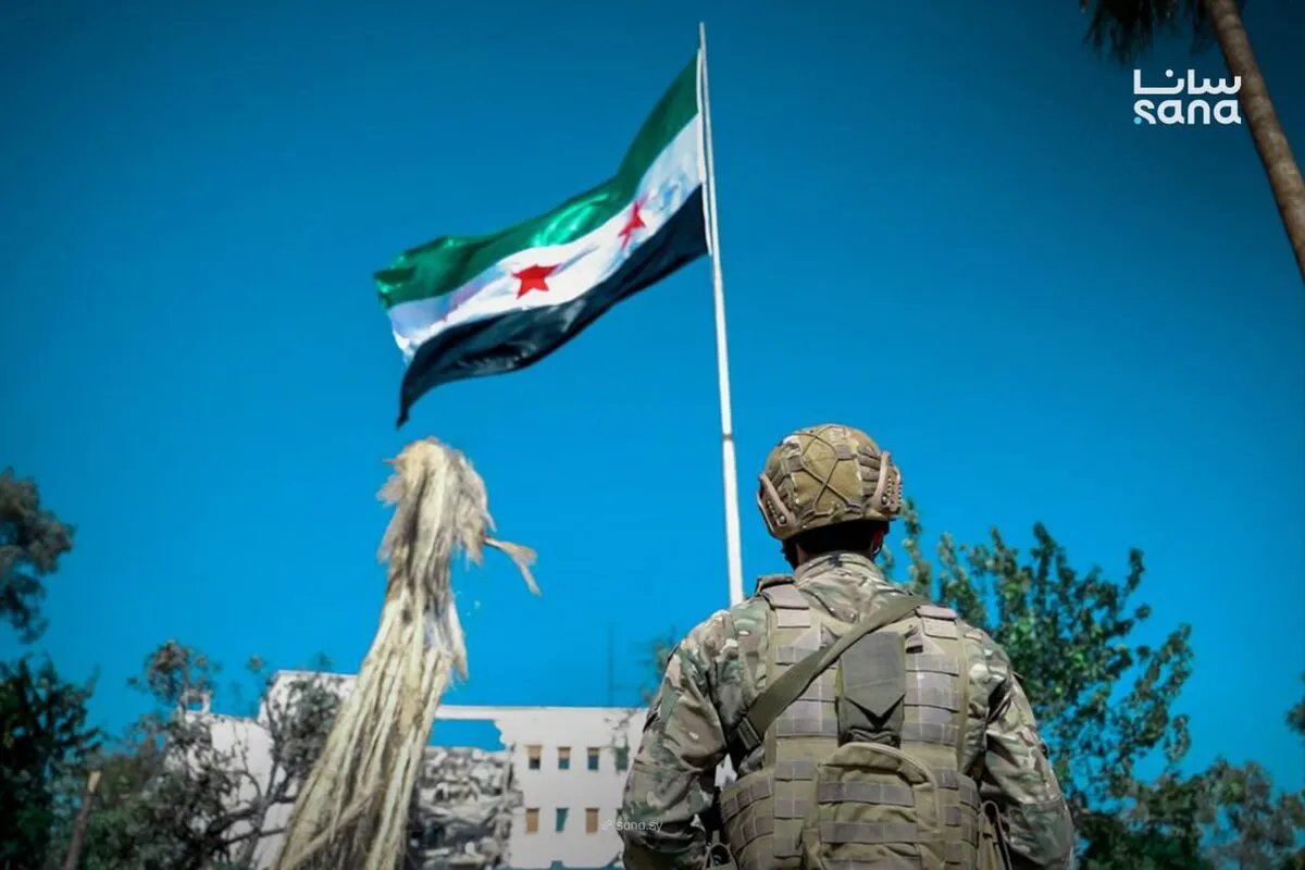 الدفاع السورية تحظر خياطة الشعارات والرتب العسكرية في تعميم جديد