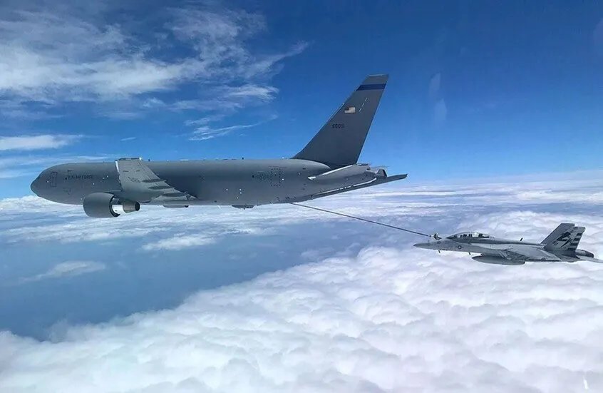 تحركات جوية مكثفة: طائرات التزود بالوقود الأمريكية تتجه نحو الشرق الأوسط وسط تكهنات بضربة محتملة لإيران