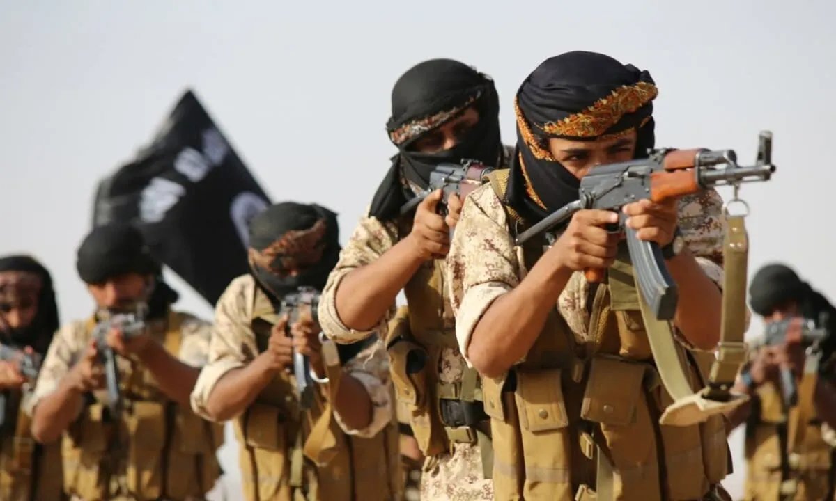 كيف تحولت الجماعات المتطرفة إلى أدوات في استراتيجية "الفوضى الخلاقة" بالشرق الأوسط؟