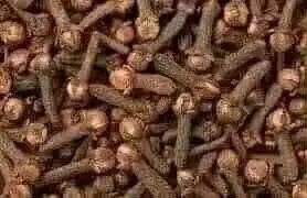 اكتشف الفوائد الصحية المذهلة لتناول القرنفل يومياً