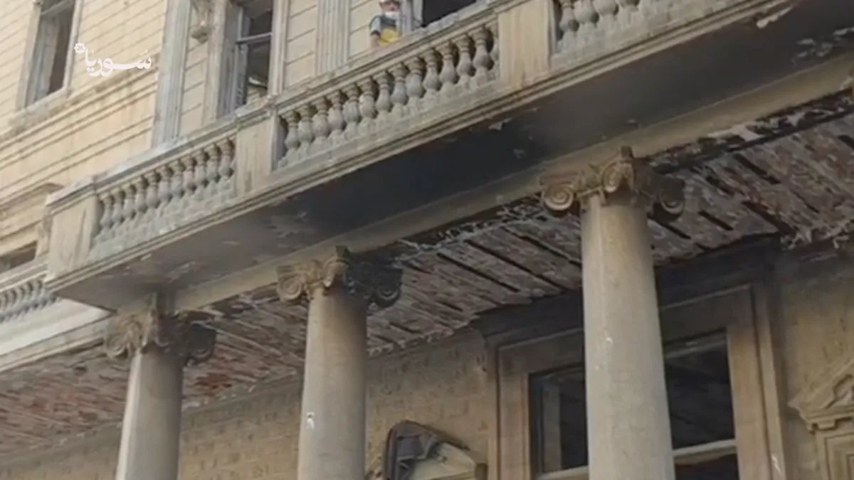 فاجعة في دمشق: انهيار مبنى السرايا يسفر عن وفيات وعالقين تحت الأنقاض