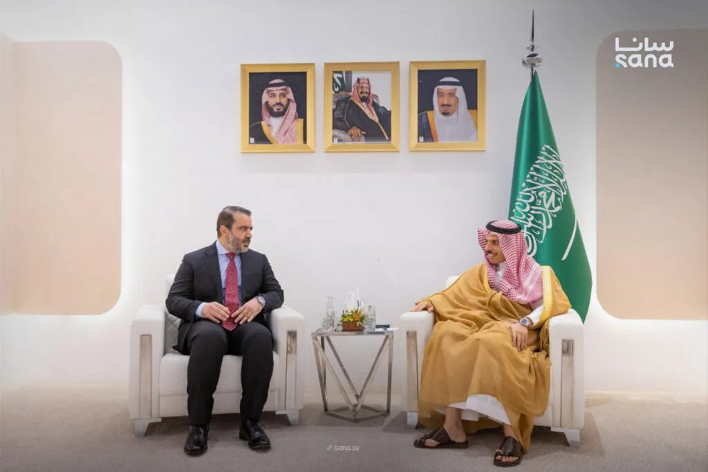 على هامش مؤتمر ميونيخ للأمن: الوزير الشيباني يلتقي وزير الخارجية السعودي