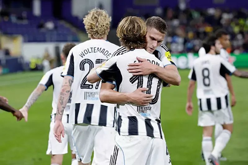 نيوكاسل يونايتد يكتسح سان جيلواز برباعية في دوري أبطال أوروبا