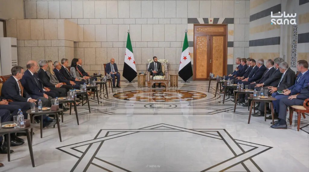 الرئيس الشرع يستقبل وفداً فرنسياً رفيع المستوى ويؤكد: سوريا ماضية نحو الاستقرار والتنمية