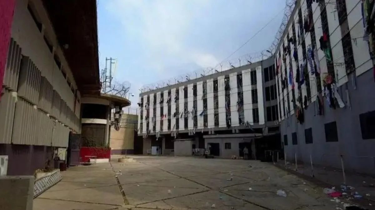 غموض يكتنف وفاة قاصر سوري في سجن لبناني: روايات متضاربة وتعليق حقوقي