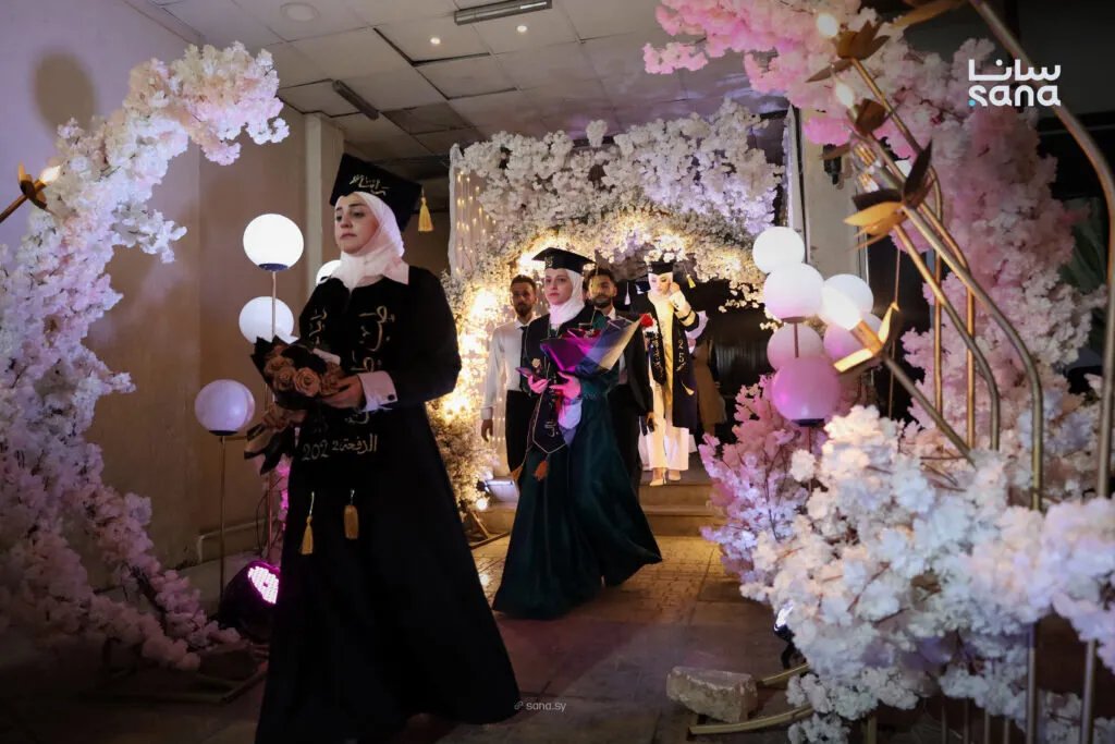 حلب: تخريج دفعة جديدة من المعهد التقاني الصحي تضم 205 خريجاً وخريجة