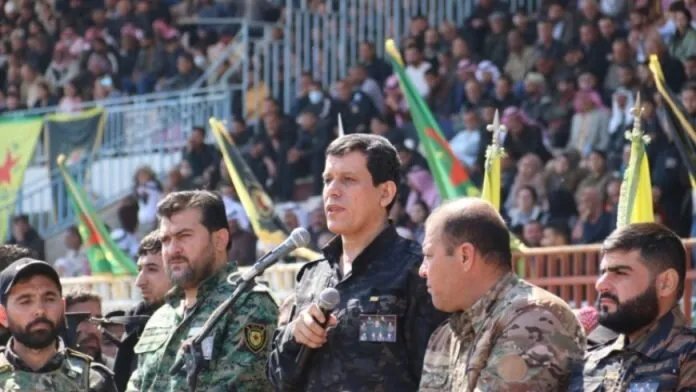 خلافات حول الرايات والأطراف المؤثرة تؤجل الإعلان عن "الرؤية السياسية الكردية المشتركة" في القامشلي