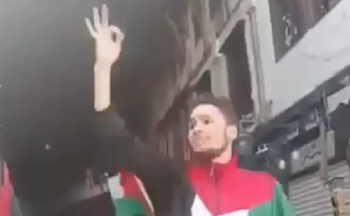 منظم مظاهرة دمشق المسيئة لمصر يتباهى بترخيص أمني وسط استنكار سوري