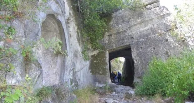 قلعة الكهف في طرطوس: سحر الطبيعة والتاريخ يجعلها محمية فريدة