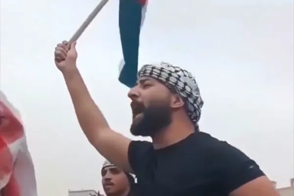 مظاهرة في دمشق تهتف نصرة لغزة وتنتقد السعودية: المرصد السوري يستنكر محاولات ضرب العلاقات العربية