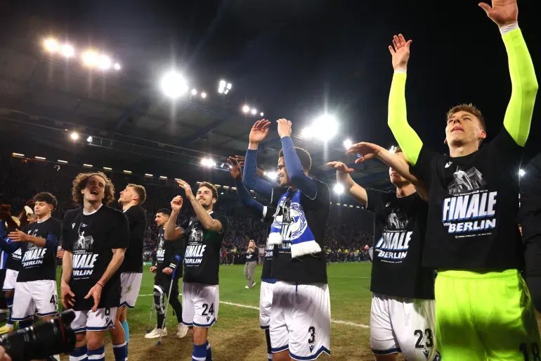 تحقيق في ألمانيا: هل تظاهر حارس مرمى بالإصابة لخطة تكتيكية؟